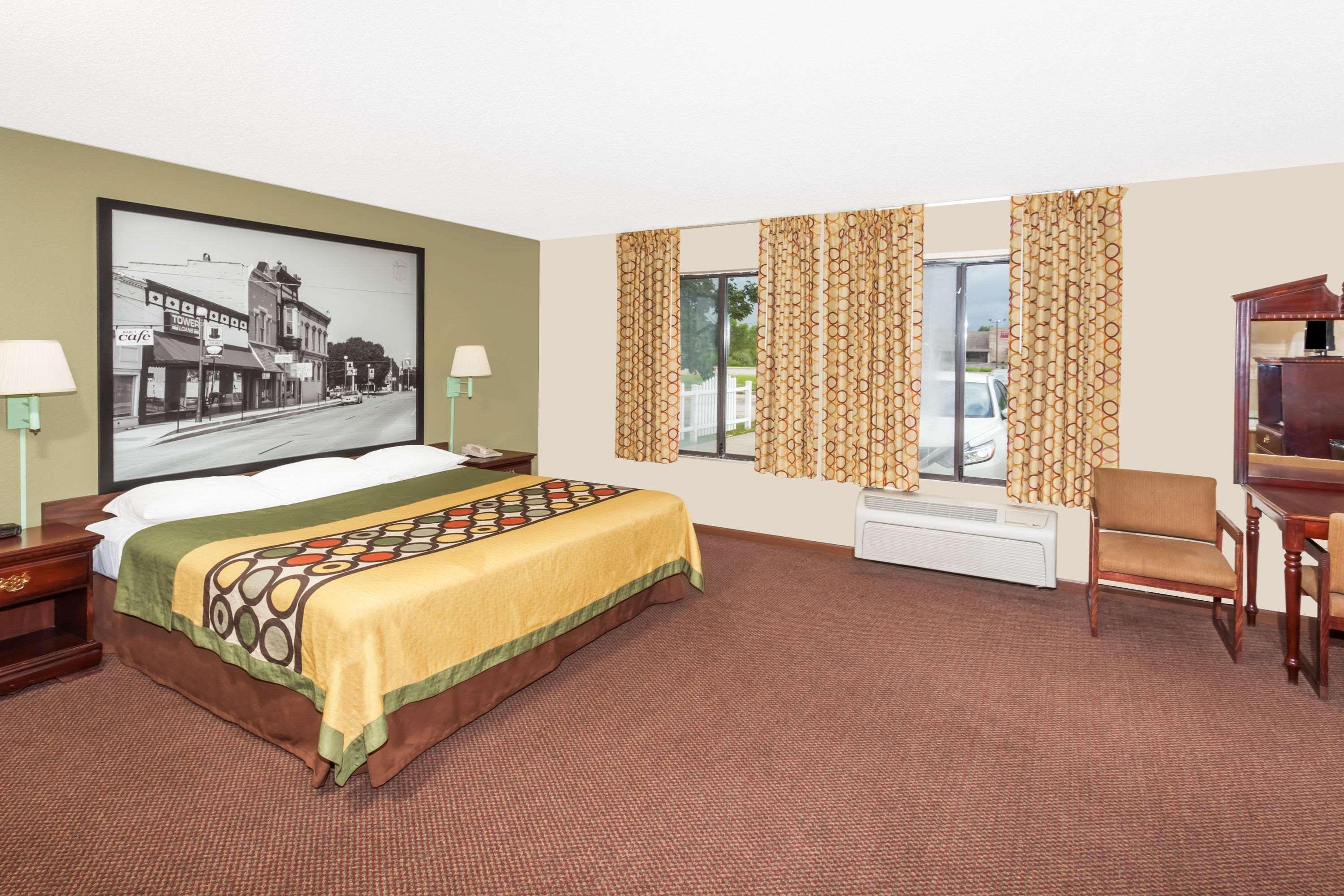Super 8 By Wyndham Lincoln Hotell Exteriör bild